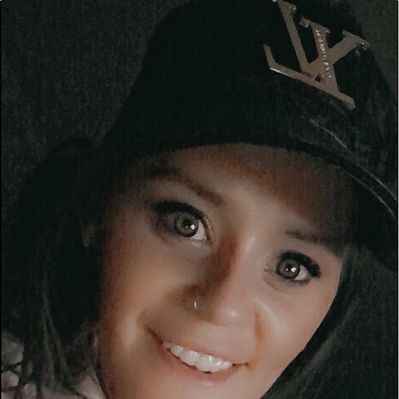 Meet your Posher, Ali - Picture 1 of 1